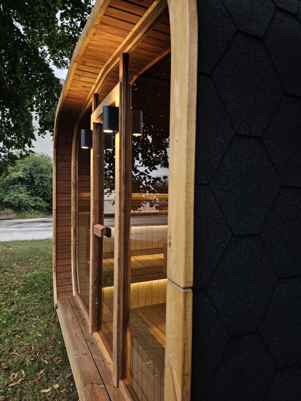 Sauna finlandese Lux Cube da 3 metri in legno per esterno
