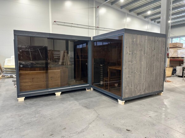 Sauna modulare da esterno in legno con design moderno