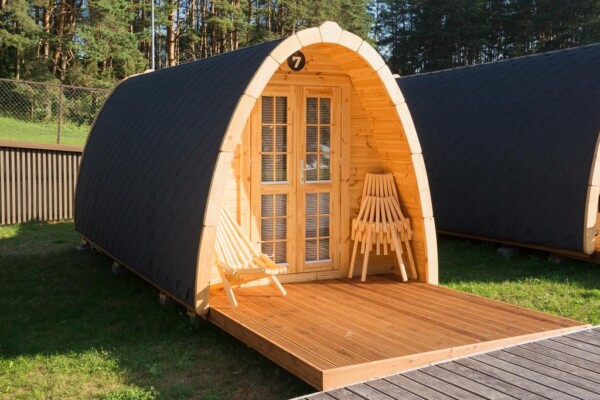 Camping POD in legno 2,4 x 4,8 m con terrazza esterna